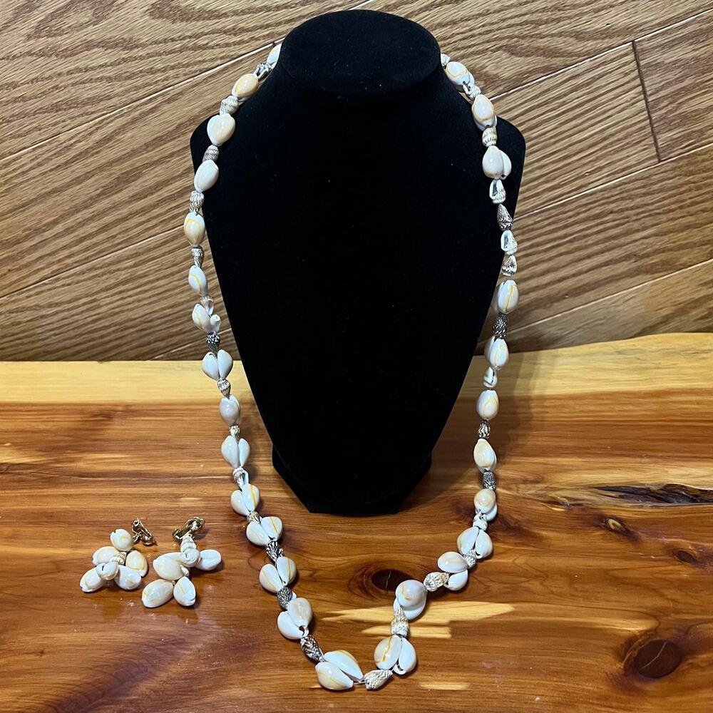 Vintage Handmade Cowrie & Mini Conch Shell Hawaiian Necklace‎ & Clip On Earrings